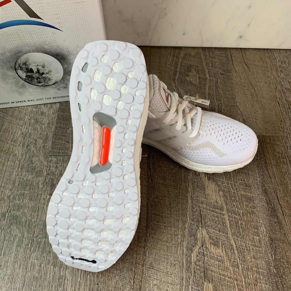 adidas UltraBOOST 5.0 - Picture 9 of 10